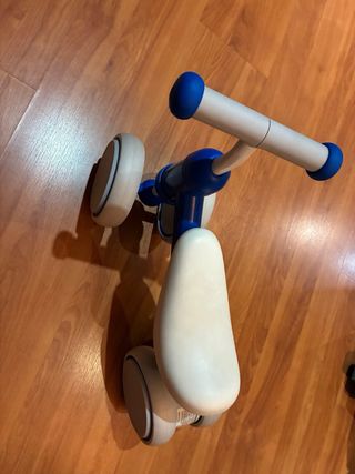 Triciclo bebé 4 ruedas Molto < 2 años