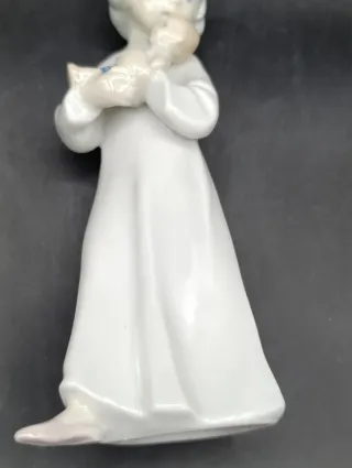Figura Porcelana Niña con Bebé