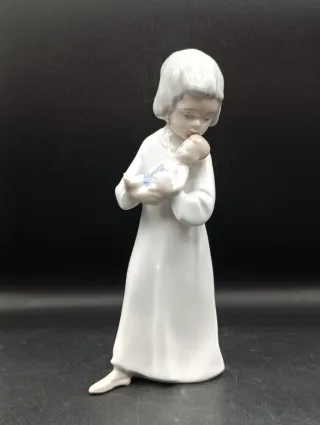 Figura Porcelana Niña con Bebé