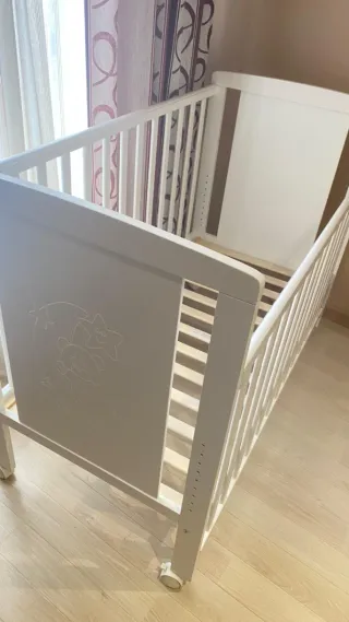 Cuna blanca con colchón