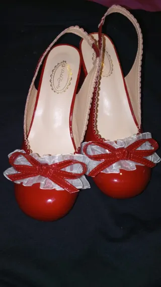 Zapato charol rojo estilo coquette T36