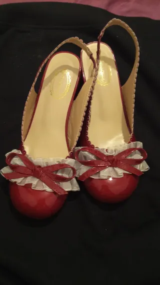 Zapato charol rojo estilo coquette T36