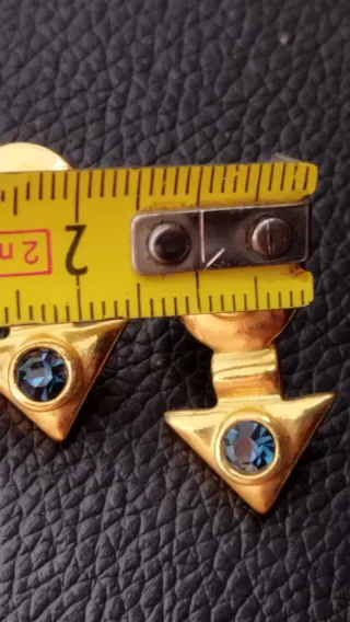 Pendientes vintage dorados con piedras azules