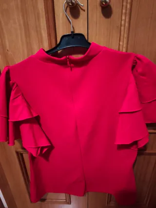 Camisa Shein Curve Roja Volantes