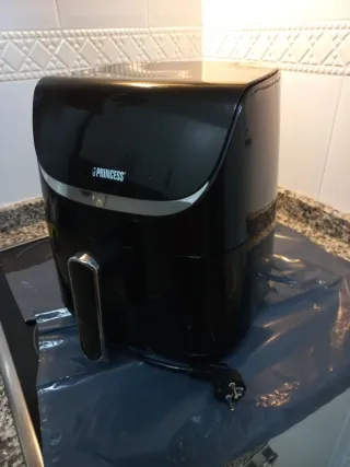 Freidora de aire Princess negra