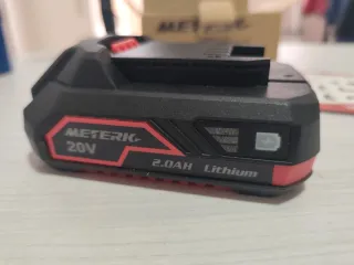 Batería METERIK 20V 2.0AH Lithium, para maquinaria