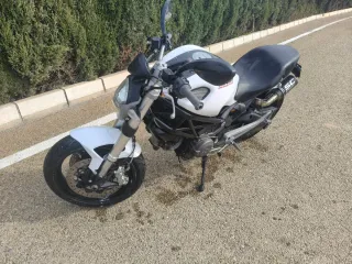 Ducati Monster 696 ABS Blanca