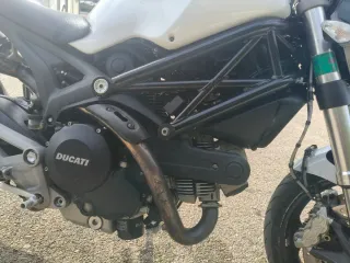 Ducati Monster 696 ABS Blanca