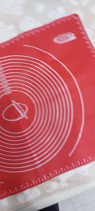 Spianatoia in silicone rossa per impastare