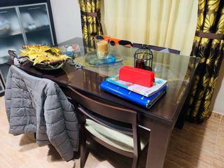 Mueble de salón madera y cristal