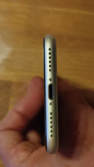 iPhone SE 2022 Argento