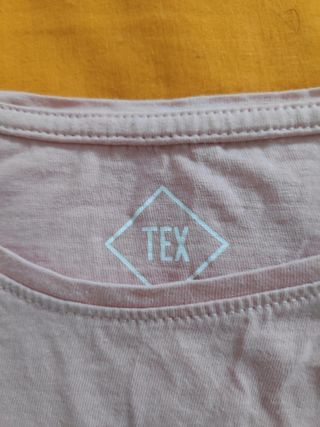 Camiseta TEX rosa con lentejuelas.
