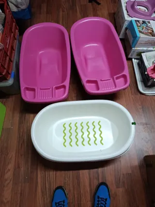 Lote 3 bañeras infantiles (2 rosas, 1 blanca)