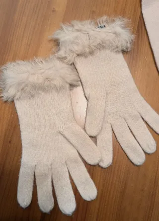 Conjunto guantes y bufanda beige