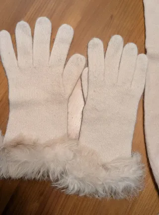 Conjunto guantes y bufanda beige