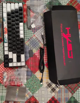 Tastiera Meccanica Gaming HK Gaming con led.