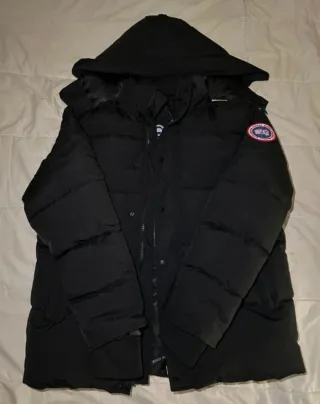 Chaqueta Canada Goose Negra con Capucha