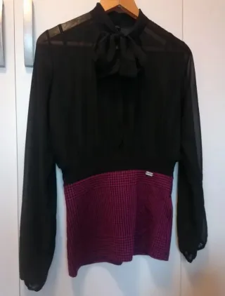 Maglia nera e fucsia velata