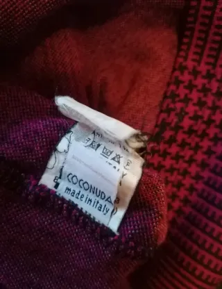 Maglia nera e fucsia velata