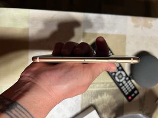 iPhone 8 Caso Curioso