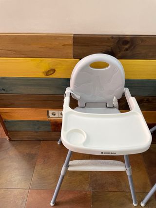 Cuna con colchón, trona y parque