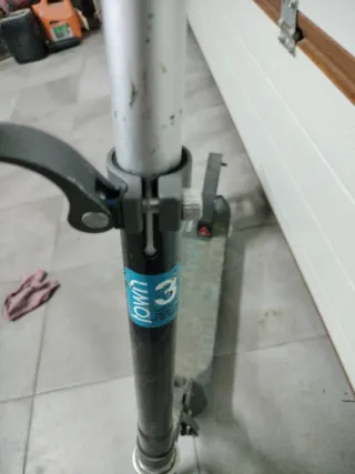 Patinete infantil azul y negro