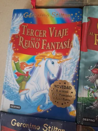 Regreso al Reino de la Fantasía: ¡Libro con olo...