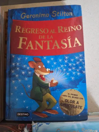 Regreso al Reino de la Fantasía: ¡Libro con olo...