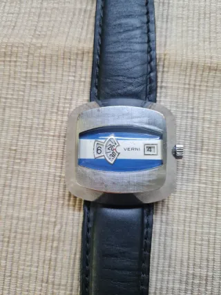 Reloj Verni Jump Hour Cuerda