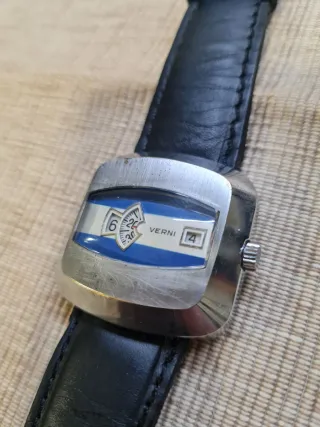 Reloj Verni Jump Hour Cuerda