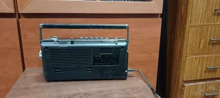 Radio Cassette Sanyo AC/DC AM/FM