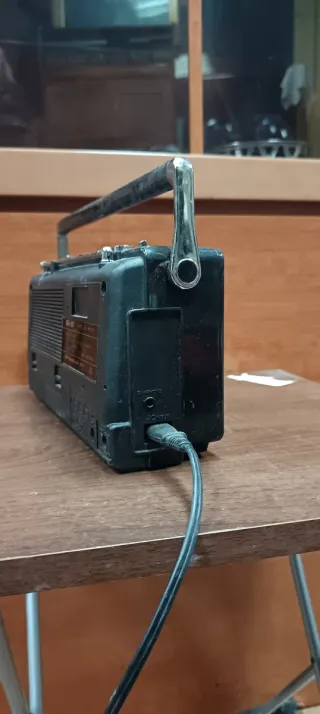 Radio Cassette Sanyo AC/DC AM/FM