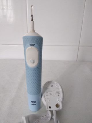 Cepillo Eléctrico Oral-B con Cargador