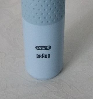 Cepillo Eléctrico Oral-B con Cargador