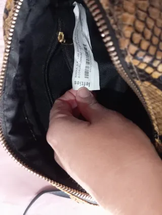 Bolso Lefties efecto piel serpiente