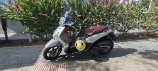 Piaggio Beverly 350 Sport Touring ABS