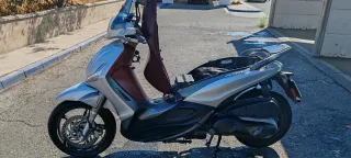 Piaggio Beverly 350 Sport Touring ABS