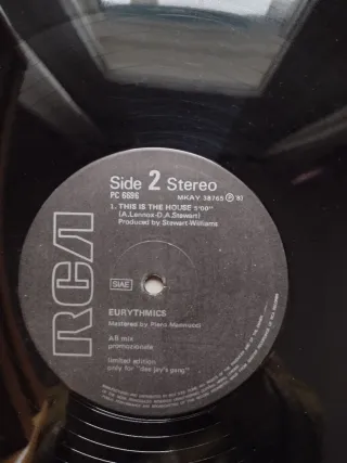 Eurythmics - Love Is A Stranger / Sweet Dreams 12