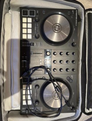 Controladora DJ Traktor Kontrol S2