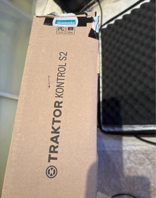 Controladora DJ Traktor Kontrol S2