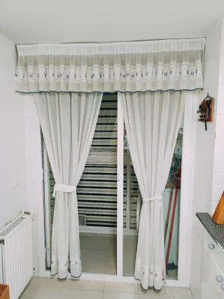 Cortinas cocina cestas flores multicolor