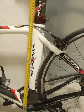 Bicicleta Carretera carbono Kuota Kharma Blanca.