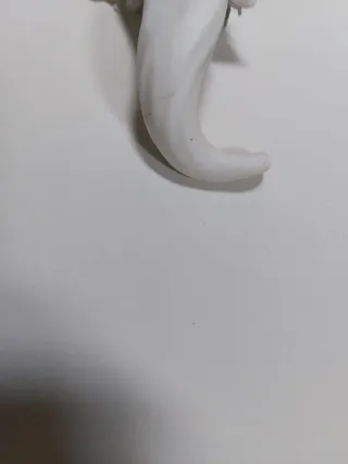 Statuetta floreale vintage in porcellana