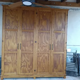 Carpintero. Muebles i puertas a medida