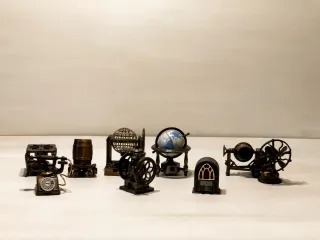 Lote 9 sacapuntas antiguos bronce