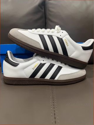 Adidas Samba Talla 40 Blancas y Negras