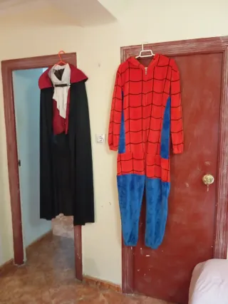 Disfraz Drácula y espiderman adultos
