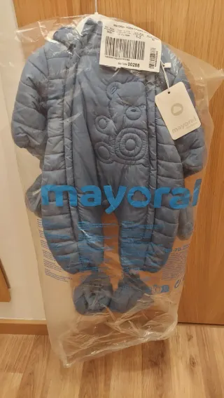 Buzo de bebé Mayoral azul,talla 1/2 meses