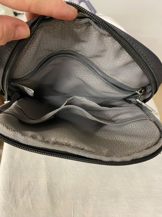 Bolso bandolera Samsonite negro y gris