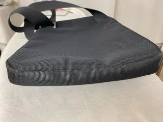 Bolso bandolera Samsonite negro y gris